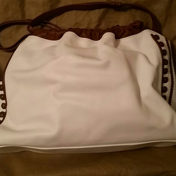 - NWOT Isabella Fiore Handbag - Picture 3 of 4